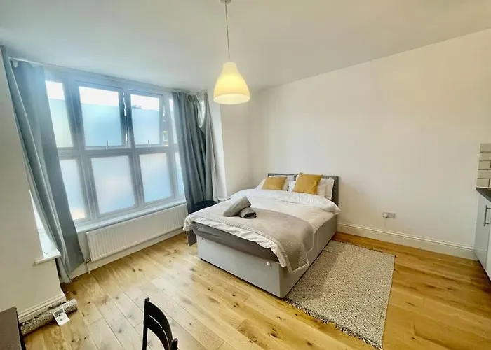 Se4, Self Contained Studio Flat.